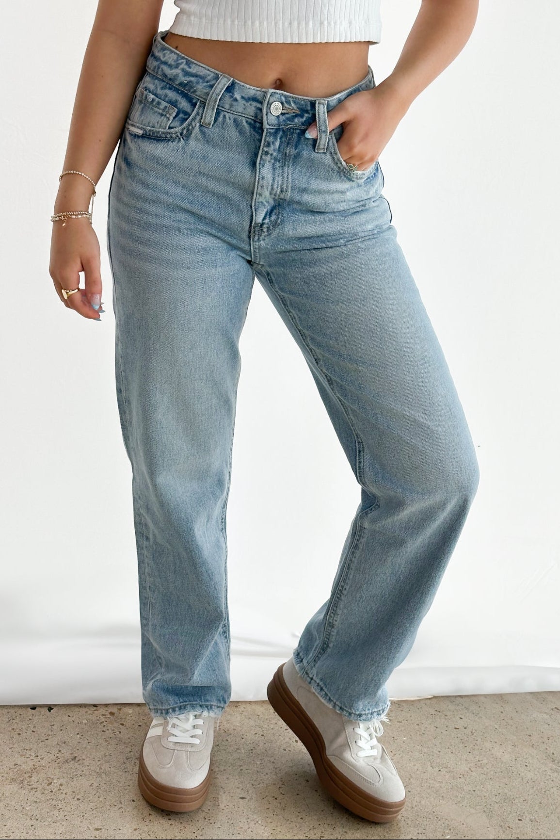 ENTERTAINING ANKLE SLIM JEAN
