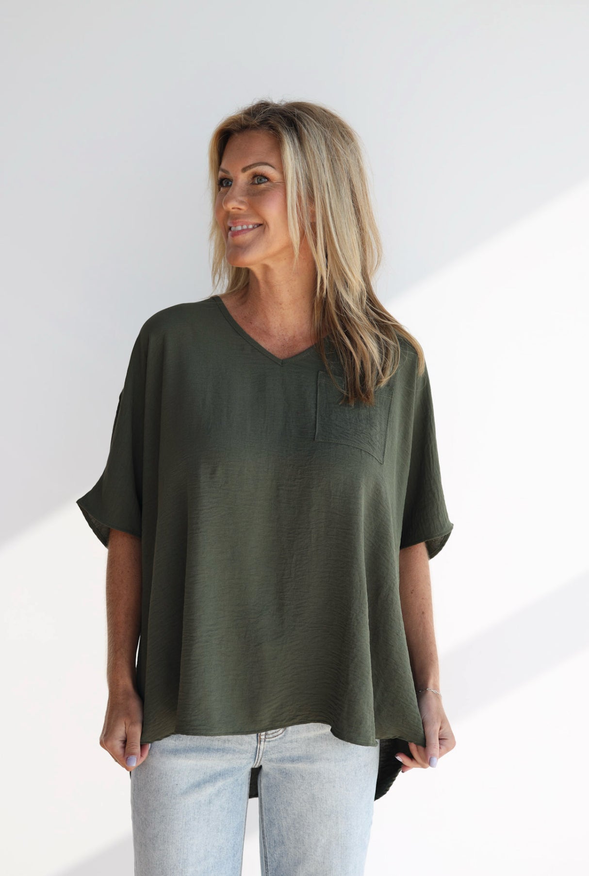 STAPLE POCKET TOP