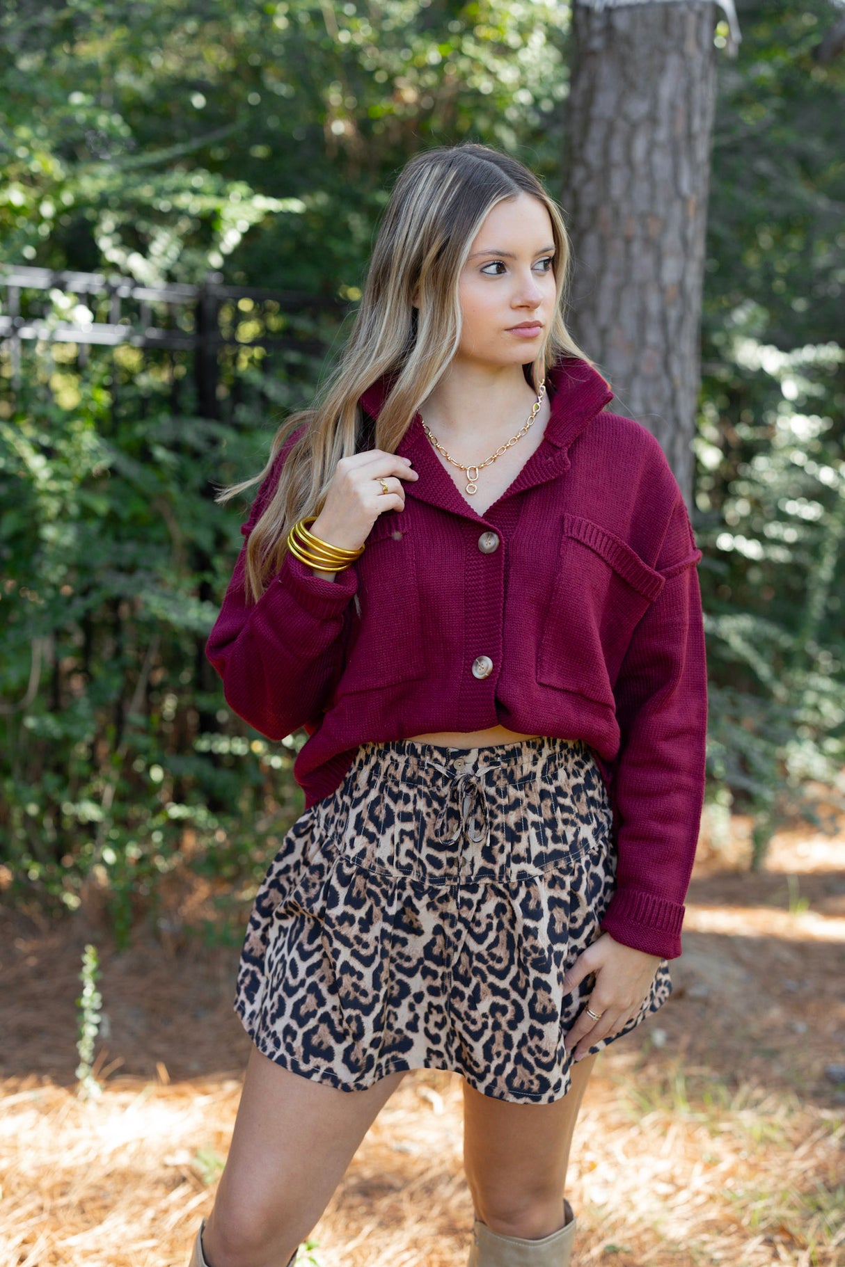 BUTTON CROP CARDIGAN