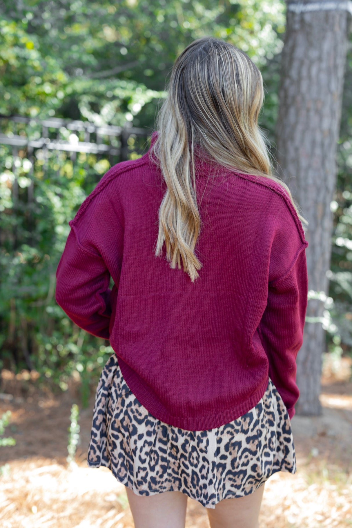 BUTTON CROP CARDIGAN