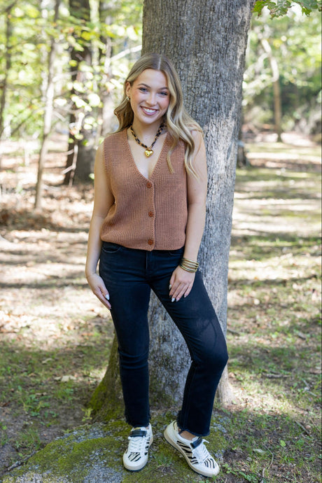SWEATER BUTTON VEST
