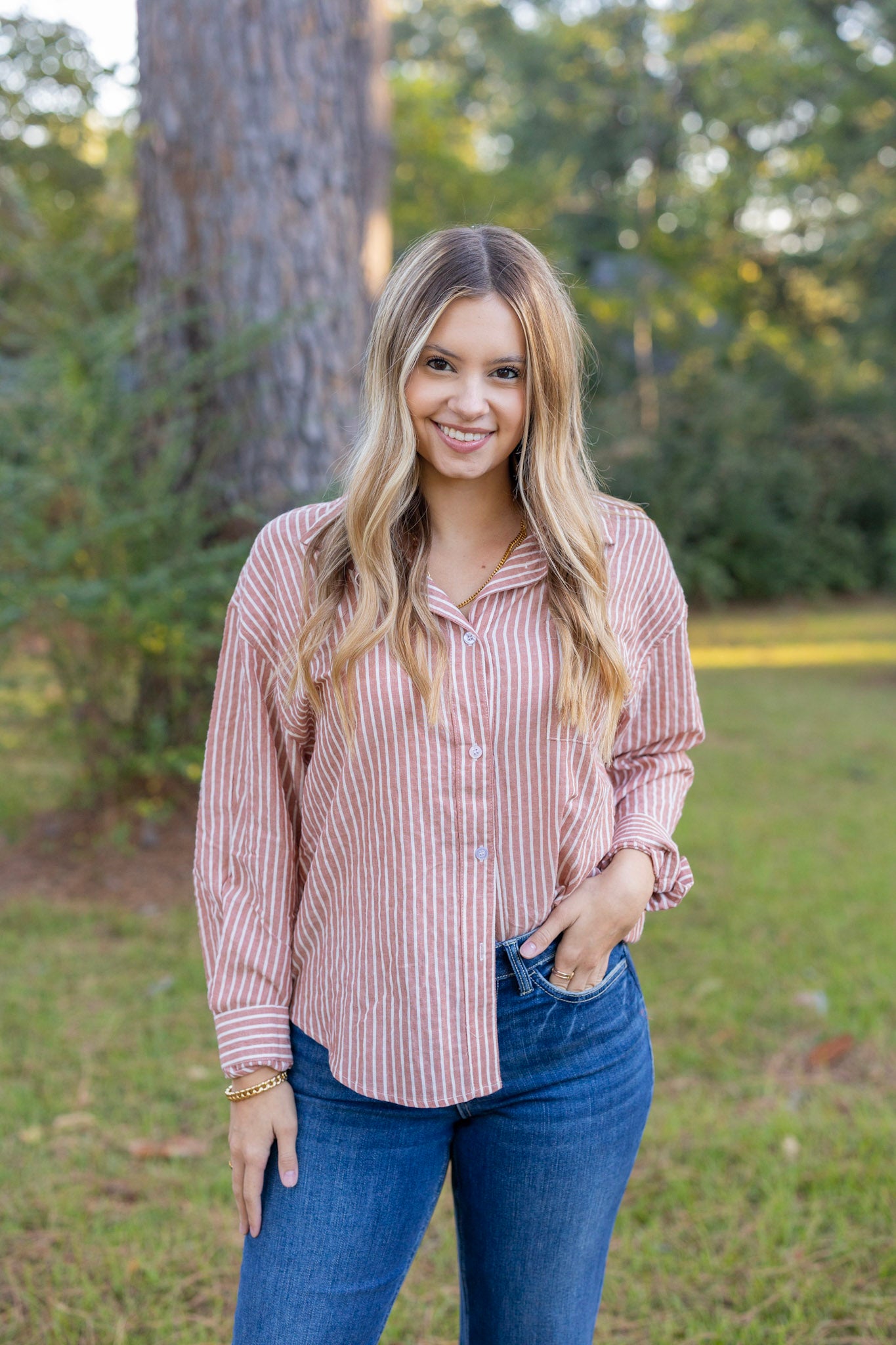 CROP STRIPE BUTTON TOP