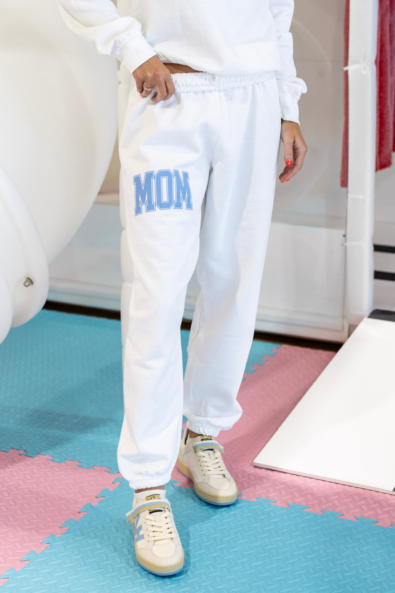 MOM BLUE SWEATPANTS