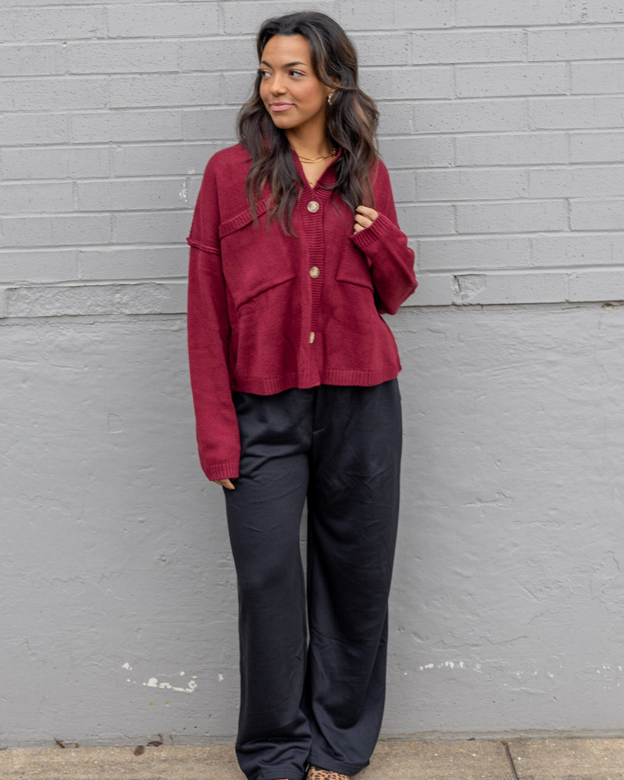 BUTTON CROP CARDIGAN