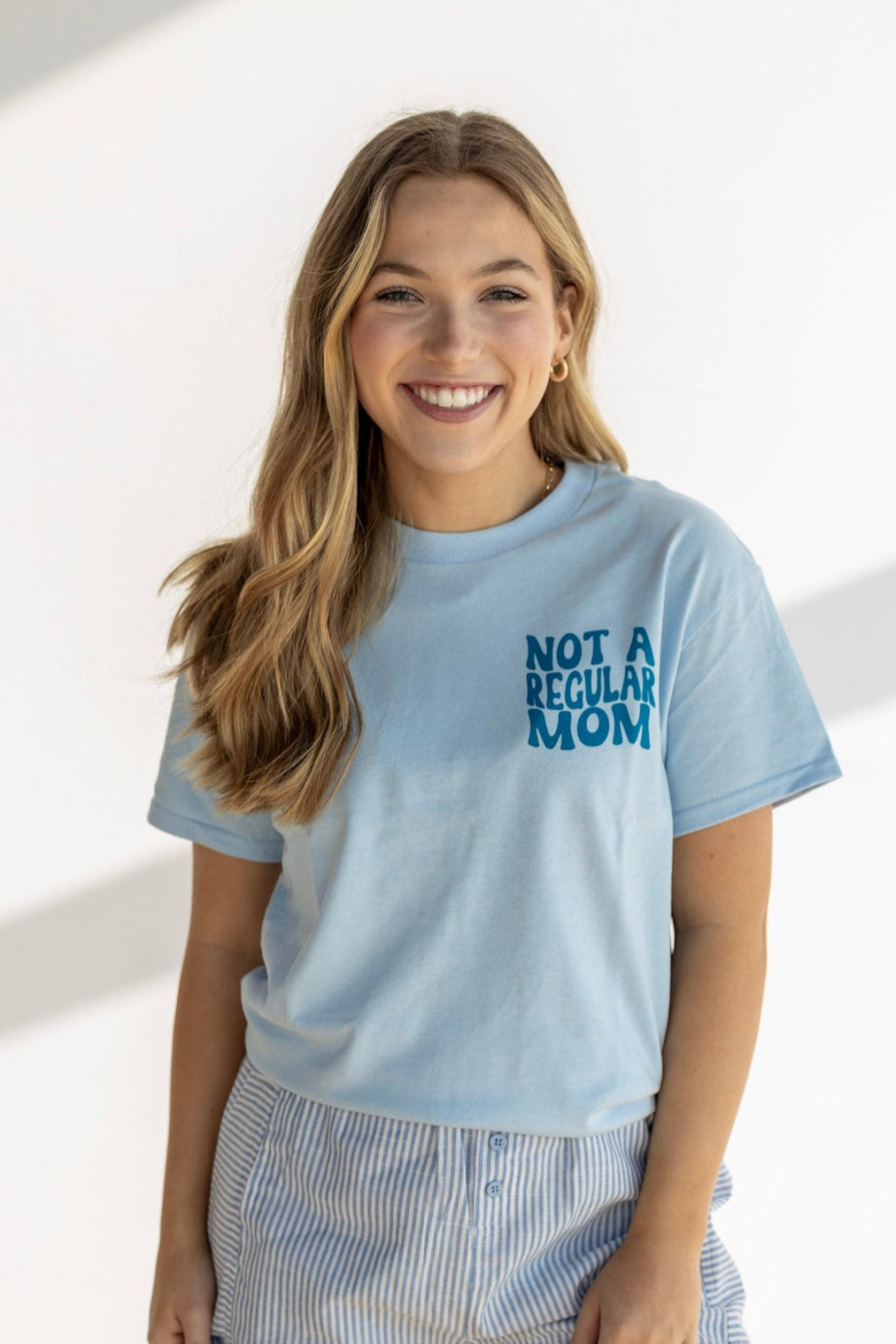 IM A COOL MOM BLUE TEE