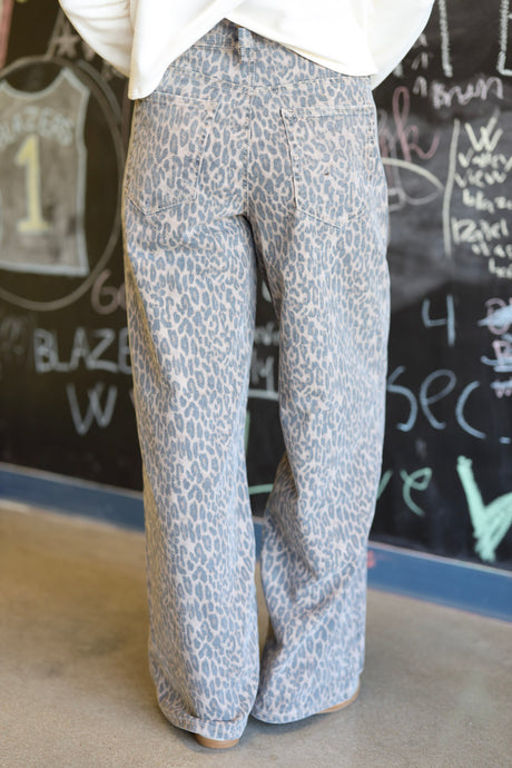 SASHA BAGGY CHEETAH JEAN