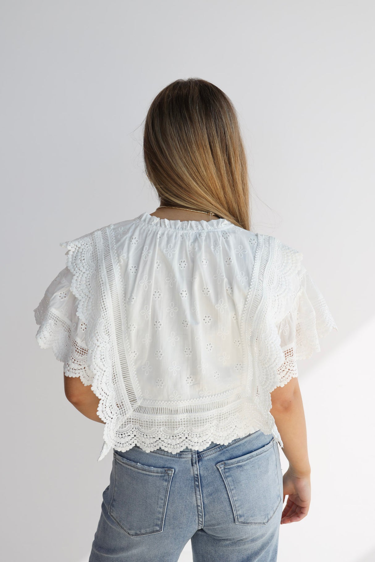 EYELET TIE FRONT CROP TOP L