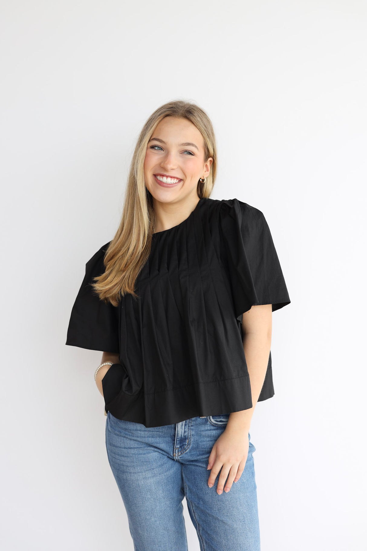 MIA PLEATED SLEEVE TOP