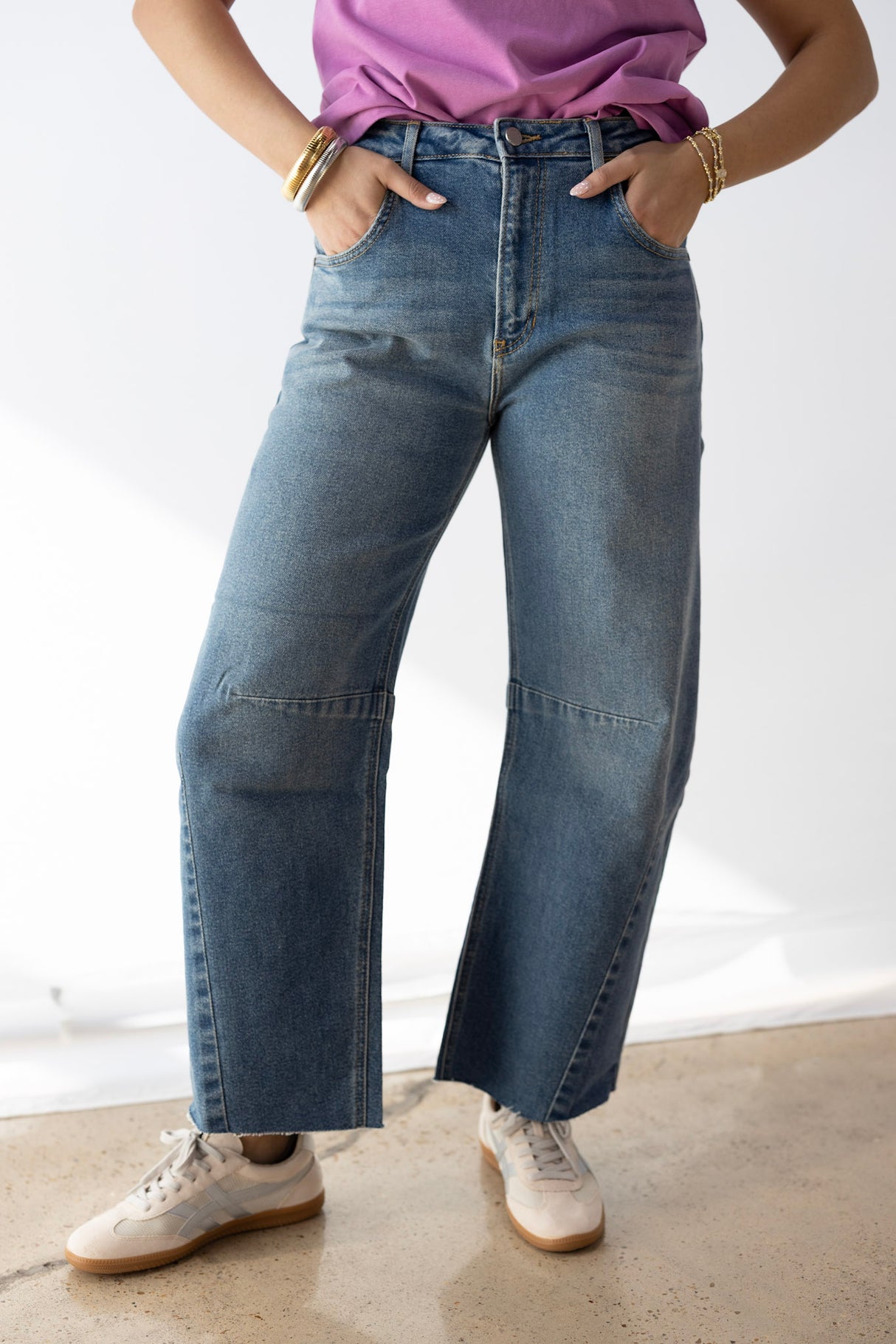 SEAM DETAIL BARREL JEAN
