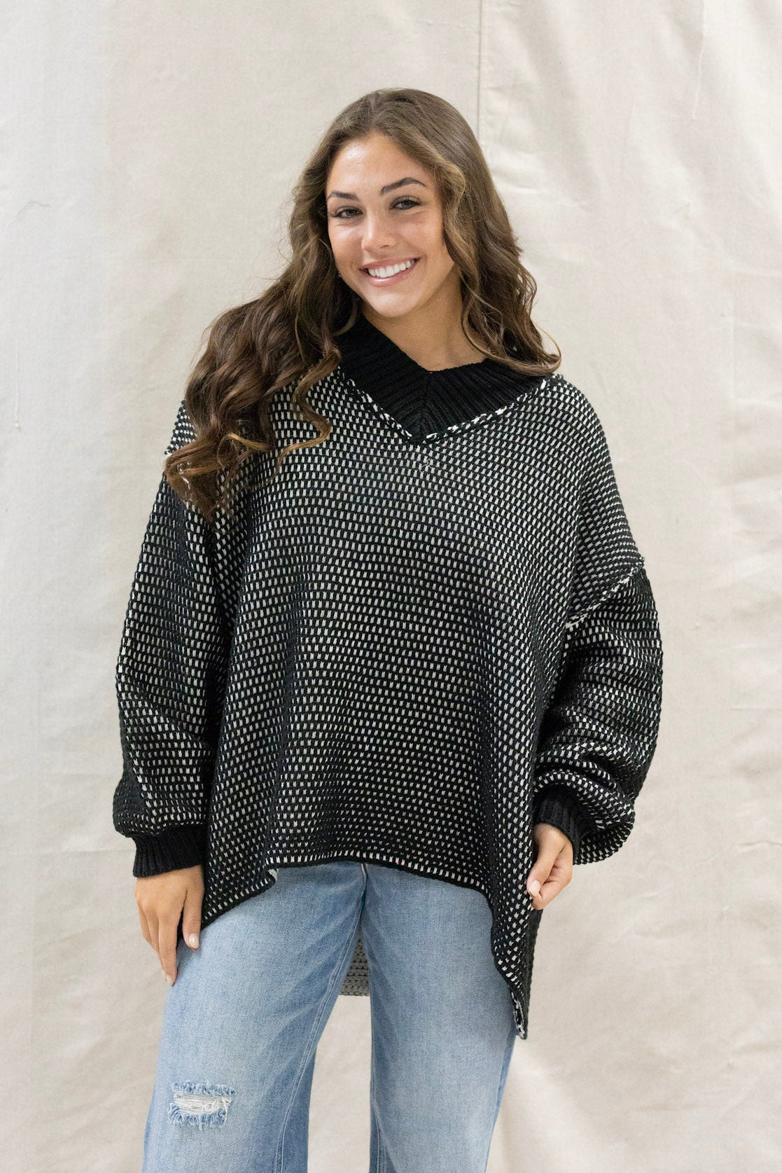 TWO TONE VNECK SWEATER