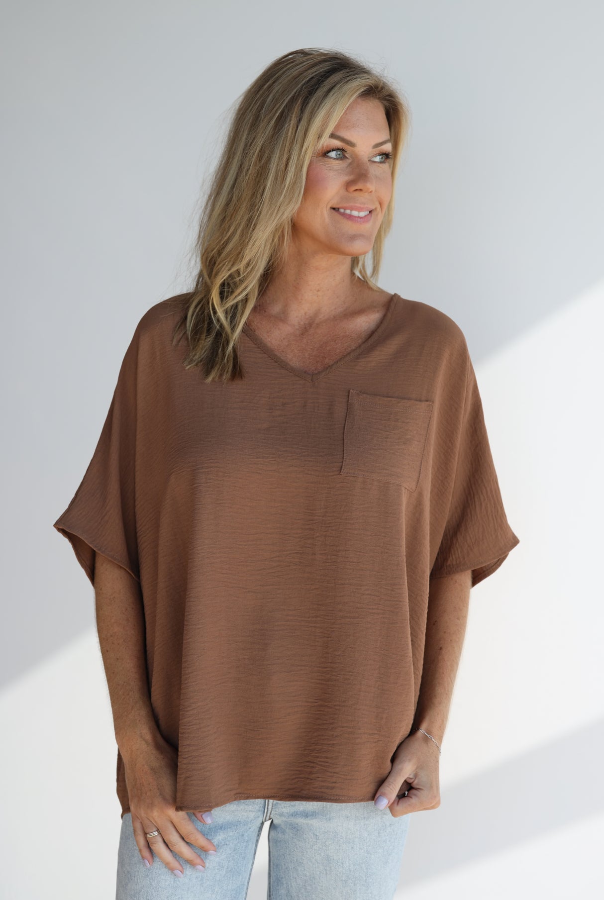 STAPLE POCKET TOP
