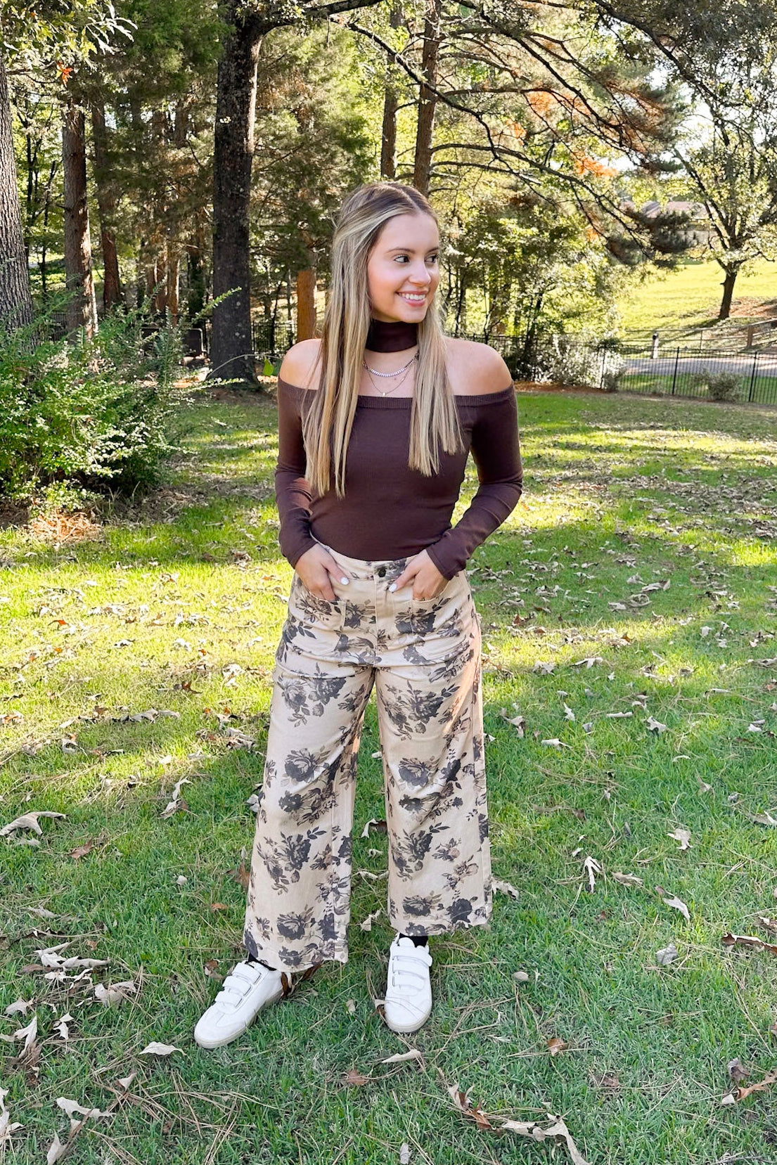 CIAO CHOKER SWEATER TOP