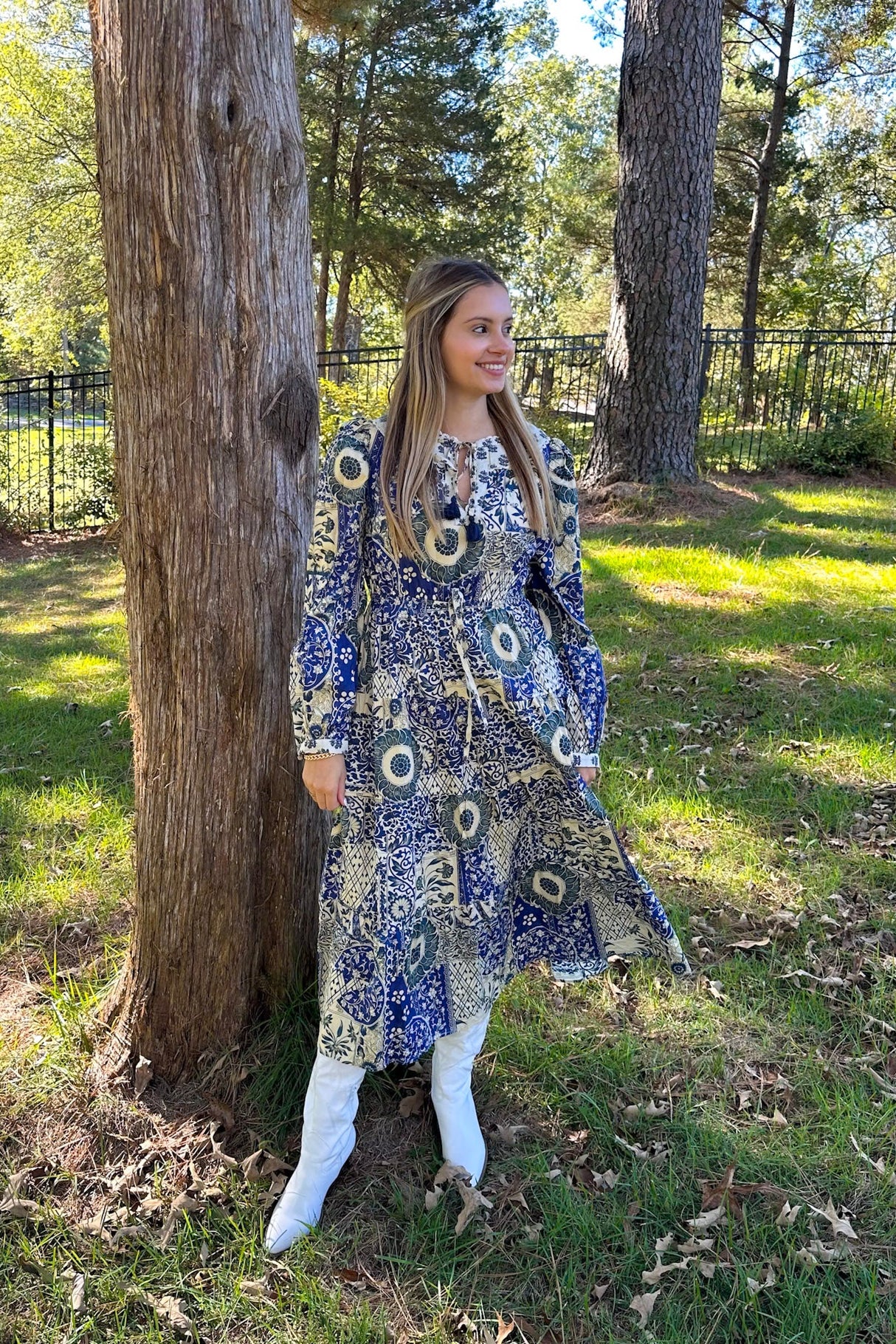 VINTAGE FLORAL LACE MIDI DRESS