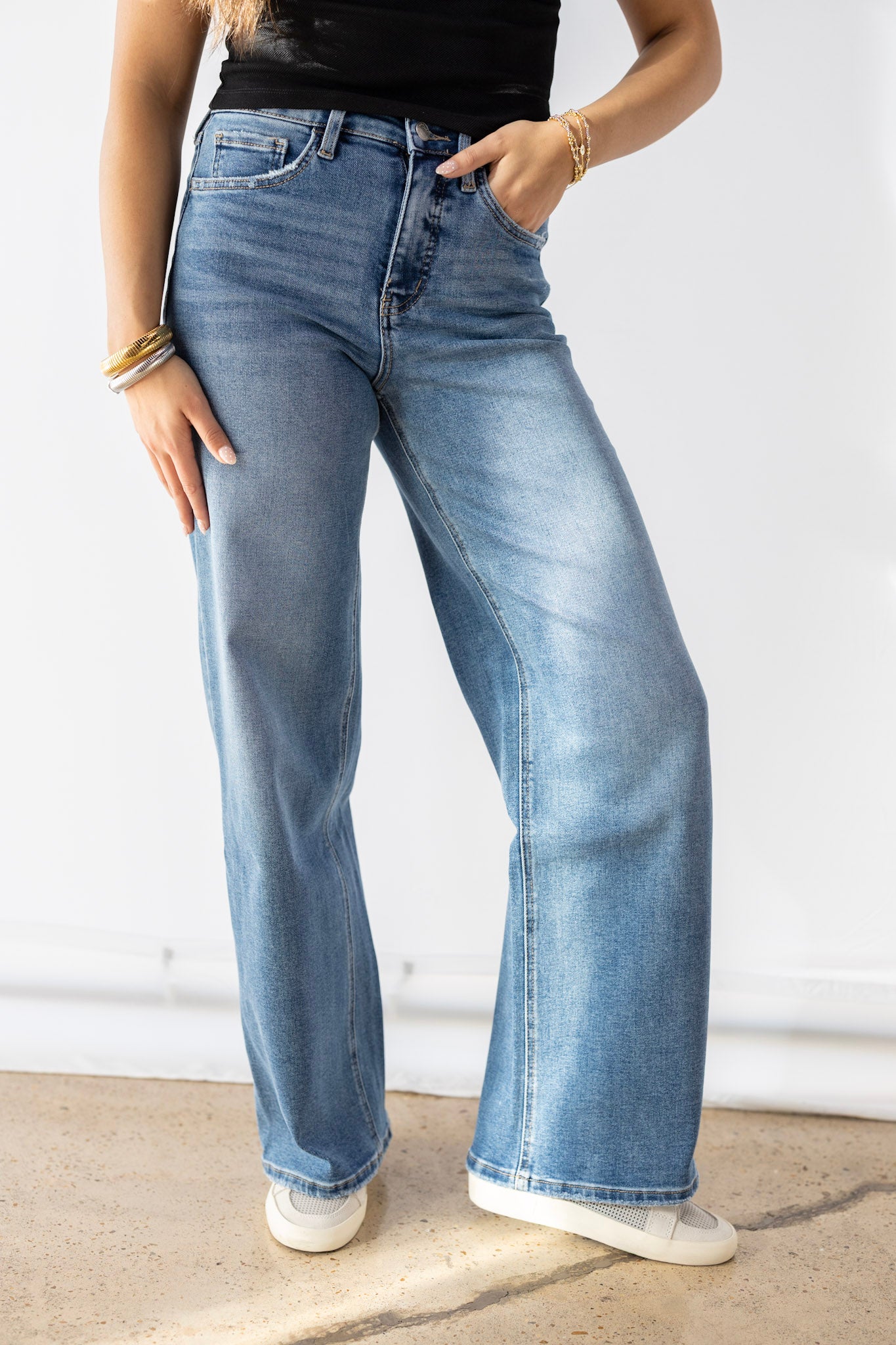 SUPER BAGGED HIGH RISE JEAN