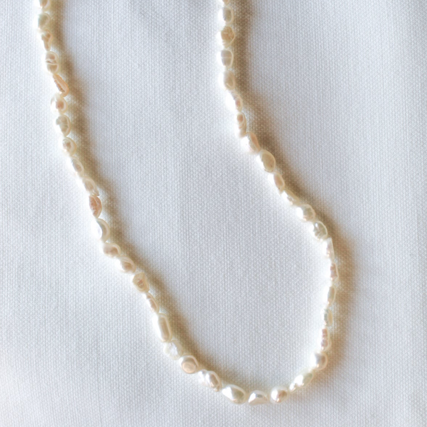 PEARL LAYERING NECKLACE GOLD
