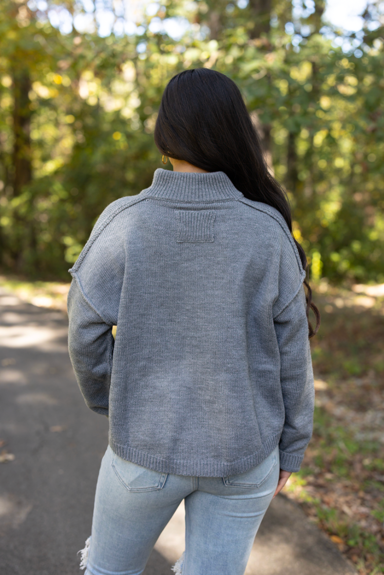 BUTTON CROP CARDIGAN