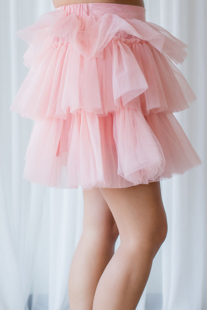 Tiered Tulle Skirt + Sweet Pink Beret  Tiered tulle skirt, Pink tulle skirt,  Tulle skirts outfit