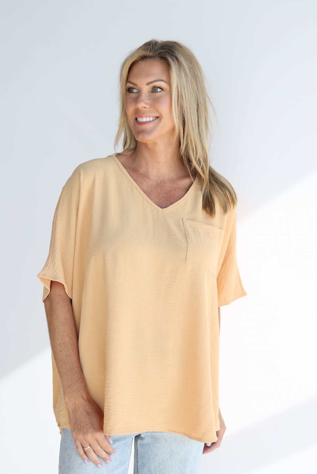 STAPLE POCKET TOP