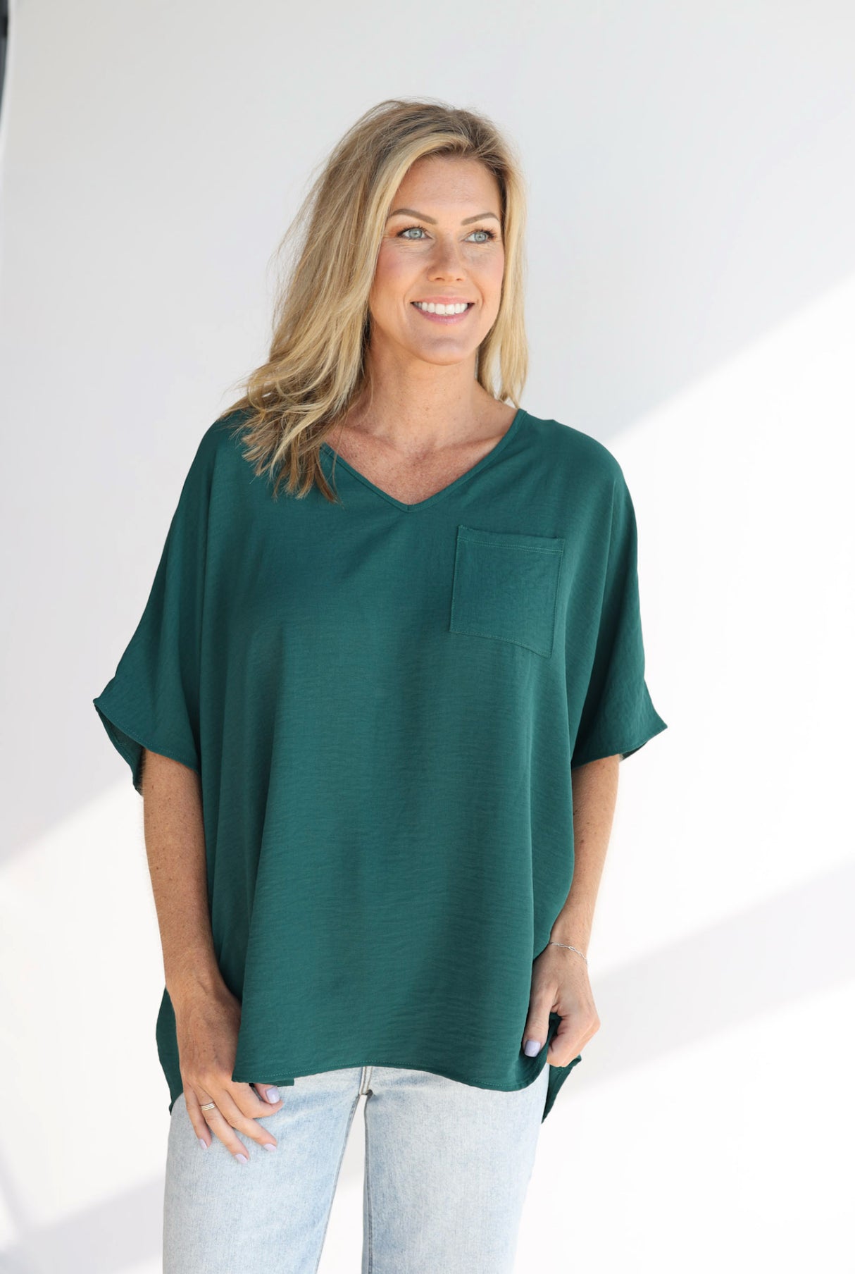STAPLE POCKET TOP