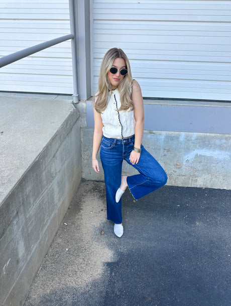 SLEEVELESS CROP VEST