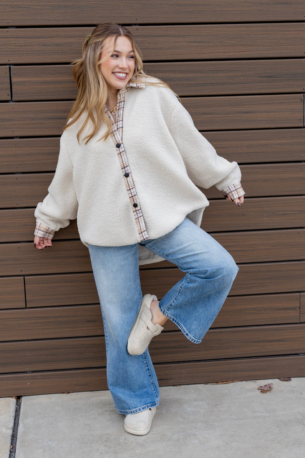 SHAE SHERPA CNTRST JACKET