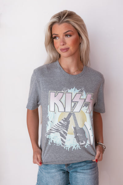 KISS TWO GUITARS TEE