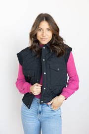 SLEEVELESS QUILTED JACKET