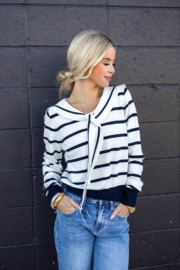 OLLI STRIPED DETAIL SWEATER