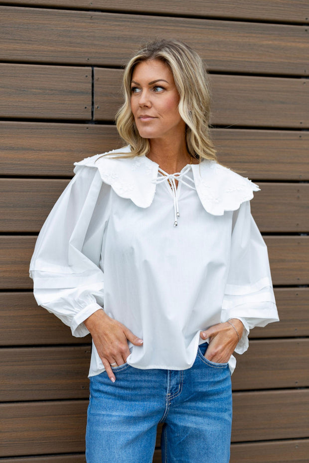 BILLIE SCALLOPED COLLAR TOP