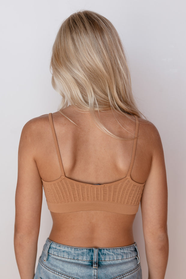 RIBBED V-NECK BRALETTE