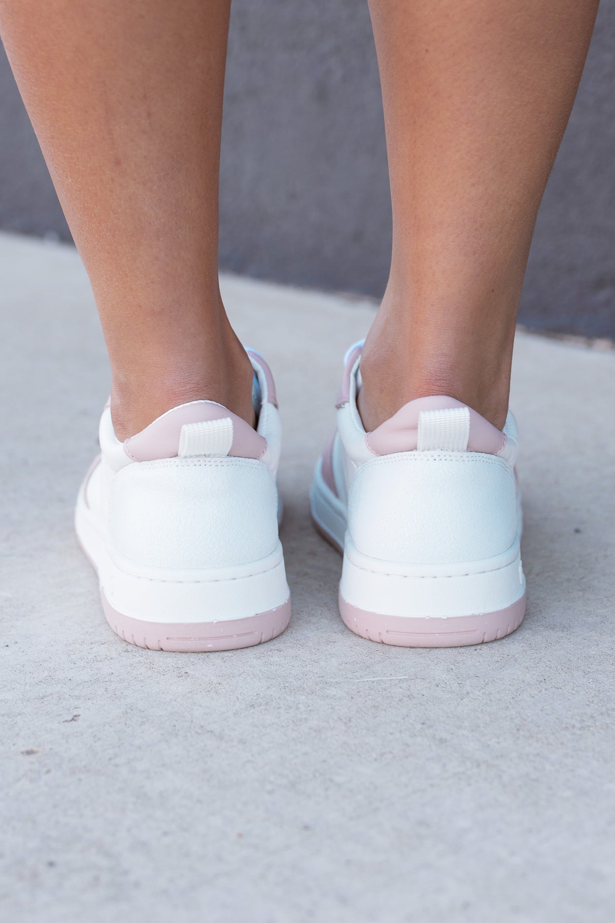 STYLE 1 SNEAKER