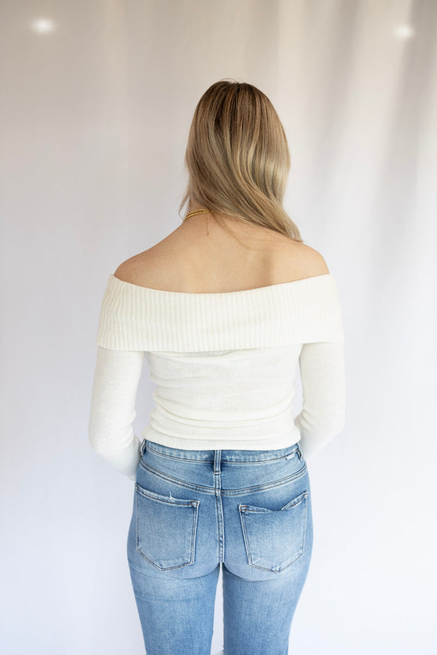 FINN OFF SHOULDER SWEATER