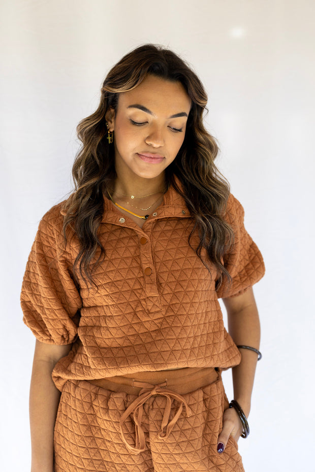 QUILTED BUTTON PUFF TOP