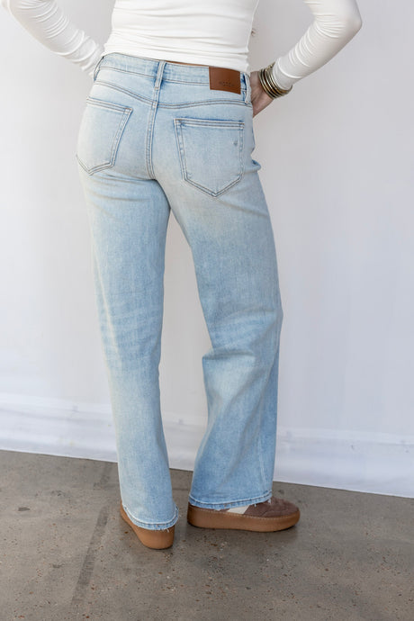 Mid Rise Logan Basic Jean