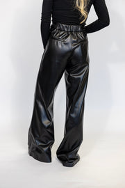 LEATHER PLEATE DETAIL PANT