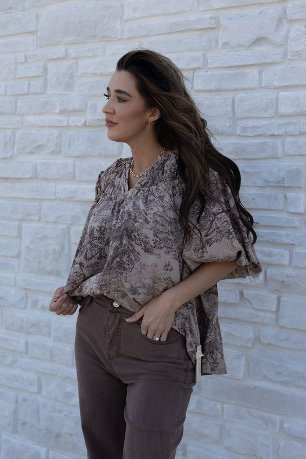 GALLERY STATEMENT BLOUSE
