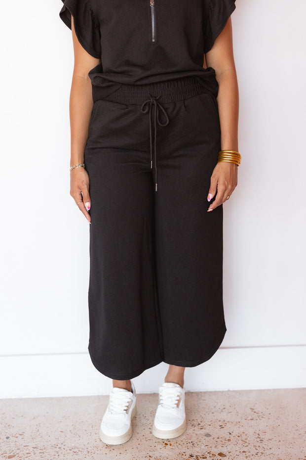 MEG CROP FLARE ATHLETIC PANT