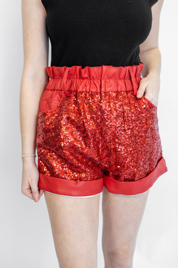 SPARKLE PLEATHER DETAIL SHORT