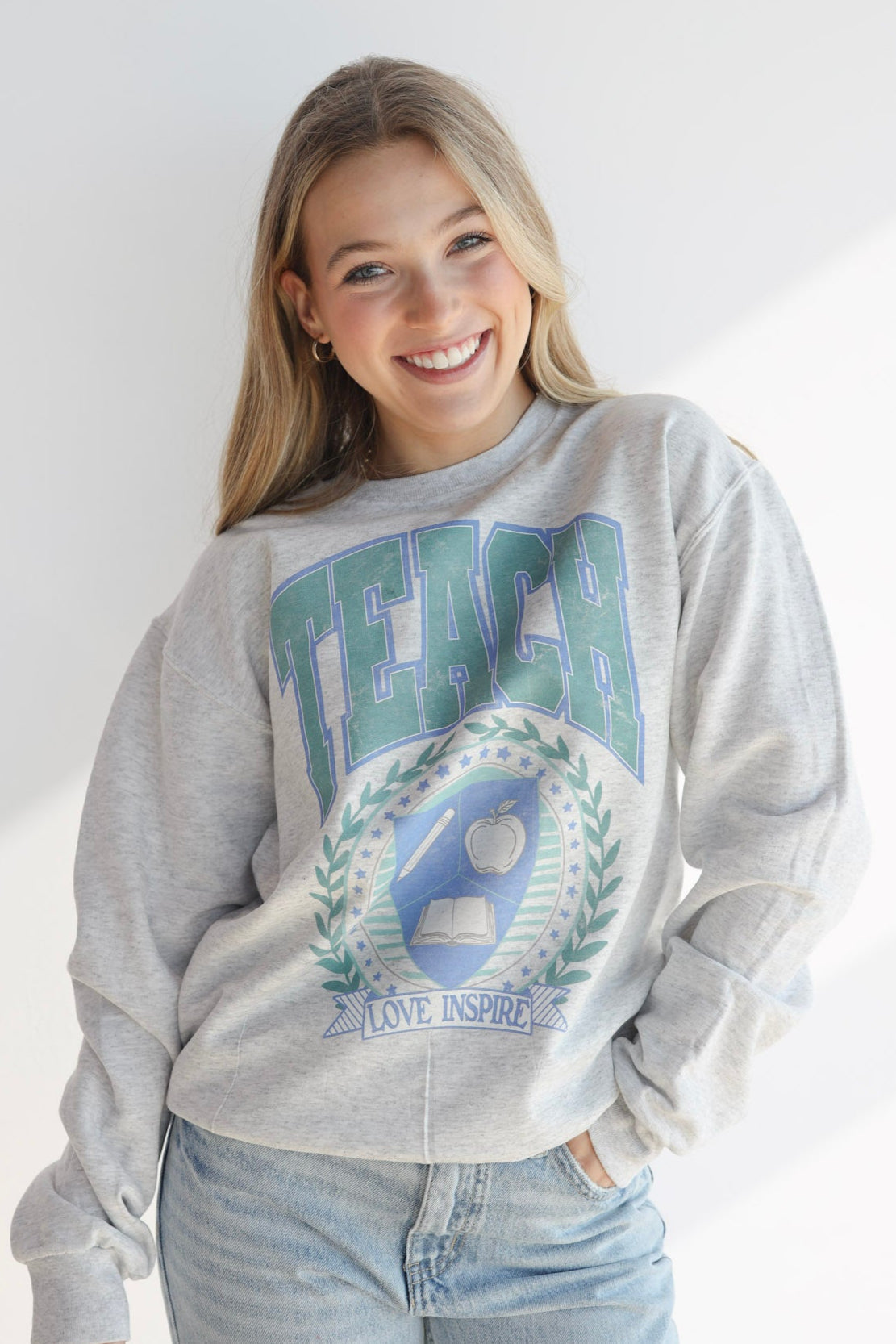 TEACHER CREST SWEATSHIRT