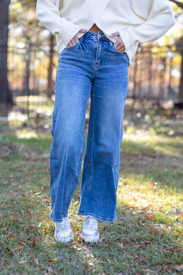 LOOSE STRETCH FIT HIGH RISEJEAN