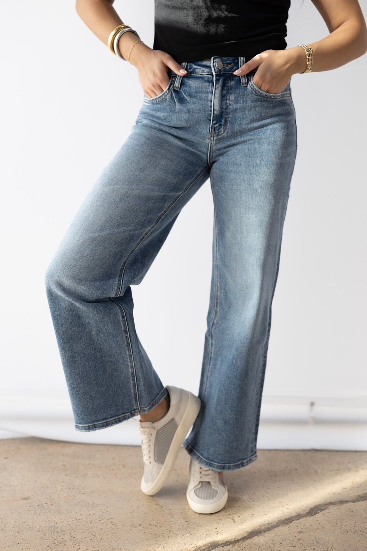 LOOSE STRETCH FIT HIGH RISEJEAN