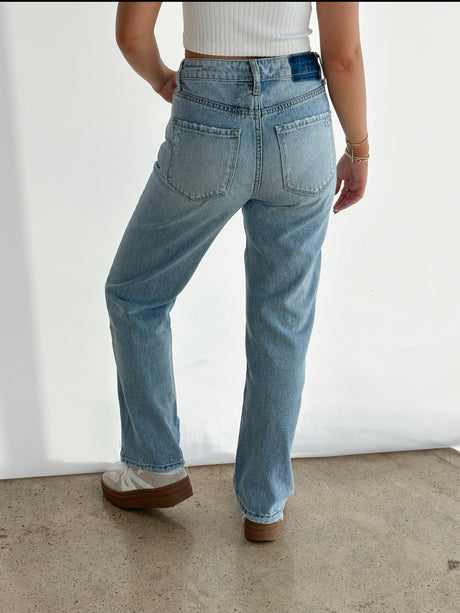 ENTERTAINING ANKLE SLIM JEAN