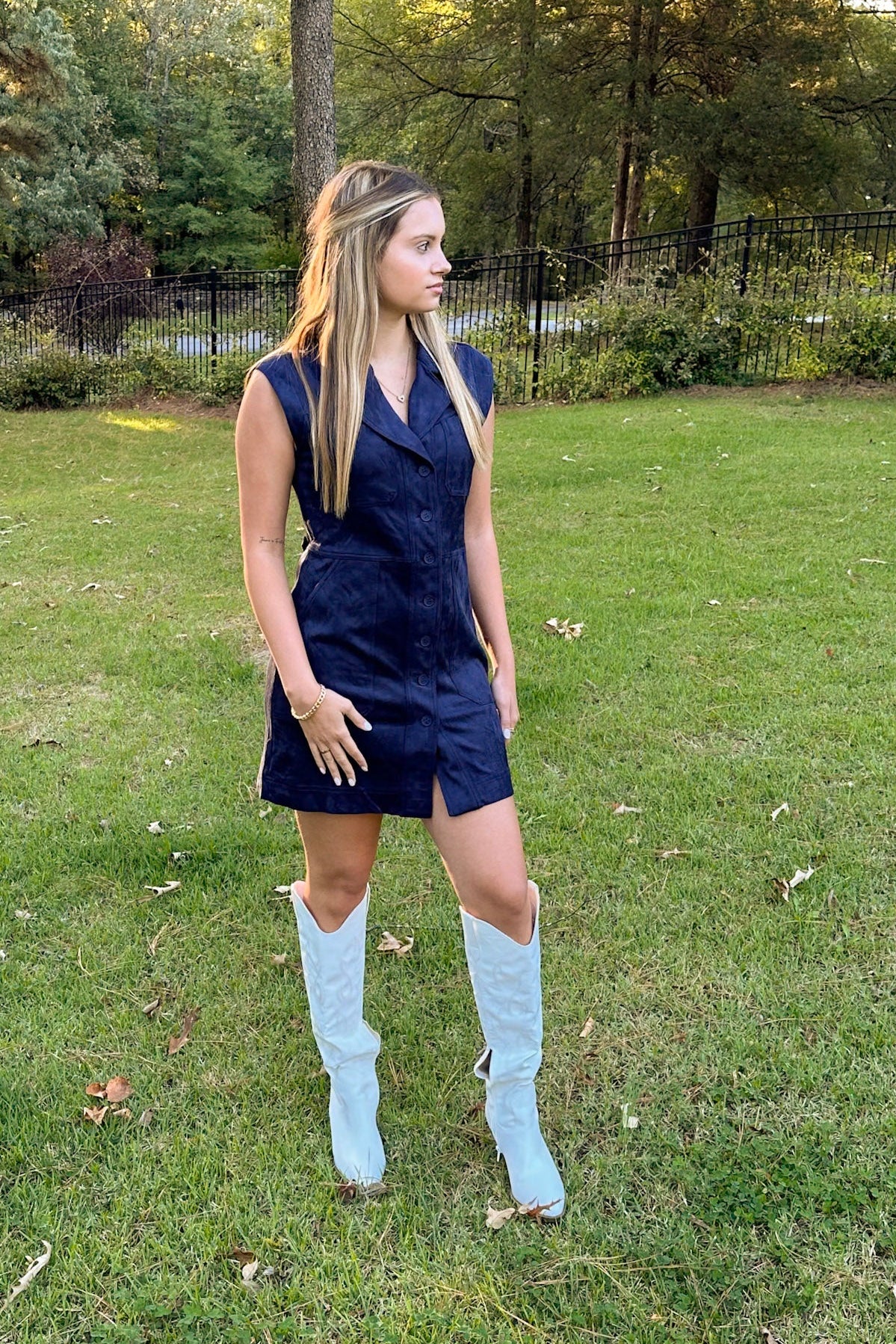 SLEEVELESS FAUX BUTTON UP