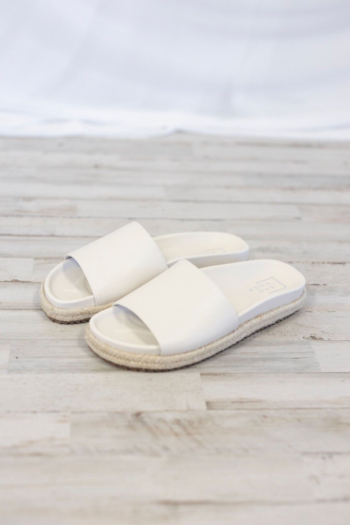 Shu discount shop sandals