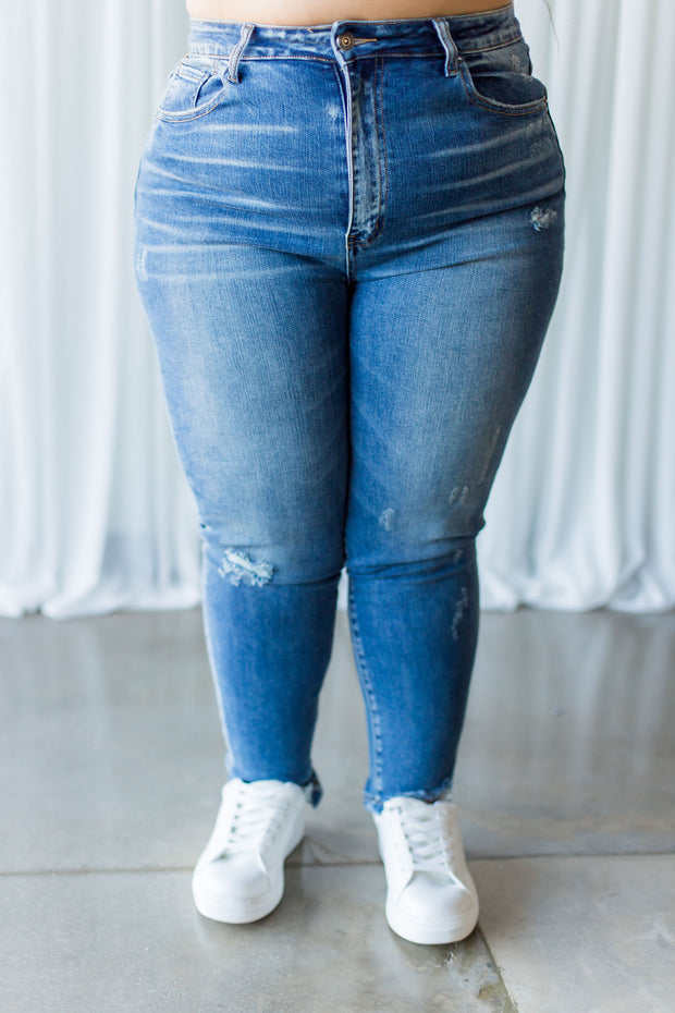DISTRESSED VINTAGE SKINNY (CURVY SIZES) – The Refinery