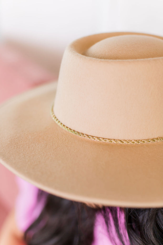 GOLD ROPE BELTED HAT
