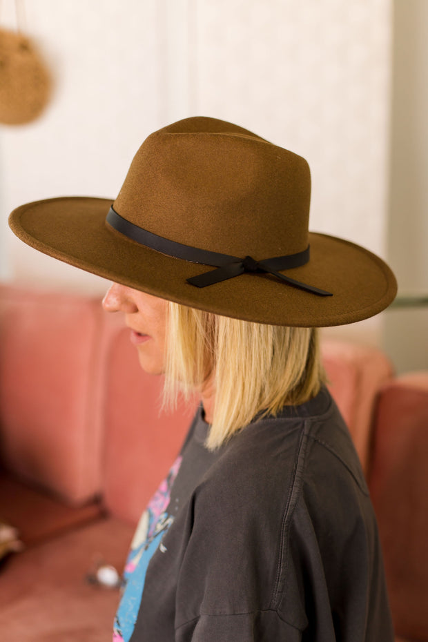BROWN BELTED HAT