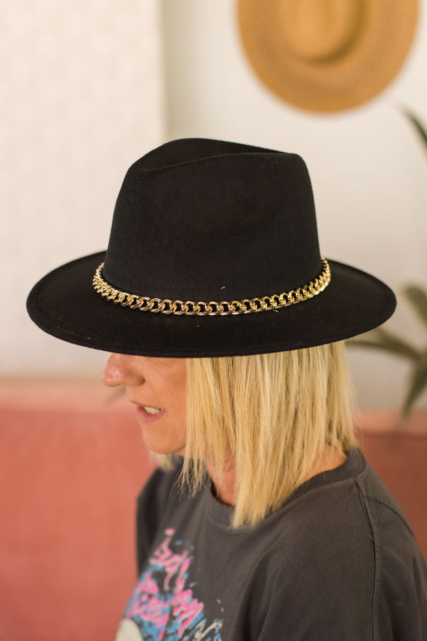 BLACK GOLD CHAIN BANDED HAT