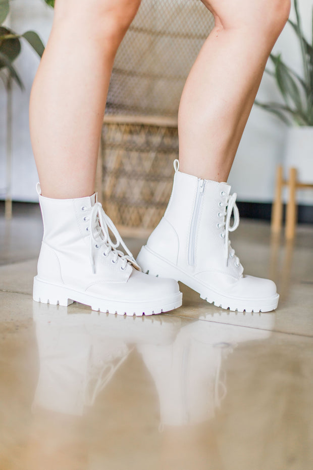 FIRM COMBAT BOOT (MULTIPLE COLORS)